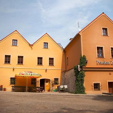 Penzion Zatisi Mikulov Bagian luar foto