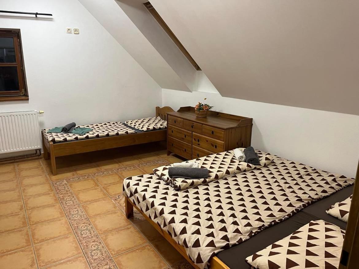 Penzion Zatisi Mikulov Bagian luar foto