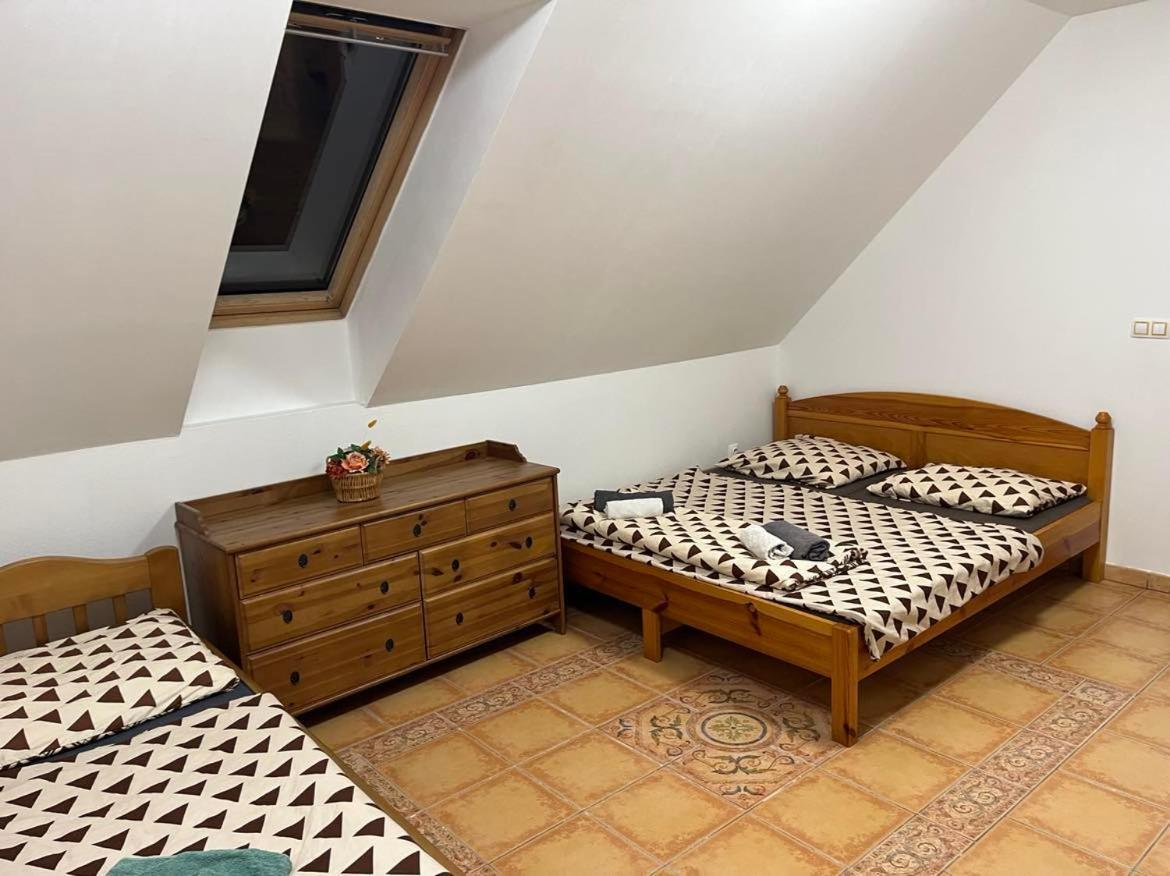 Penzion Zatisi Mikulov Bagian luar foto