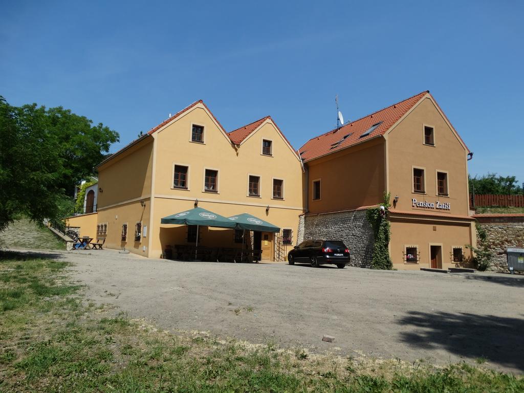 Penzion Zatisi Mikulov Bagian luar foto