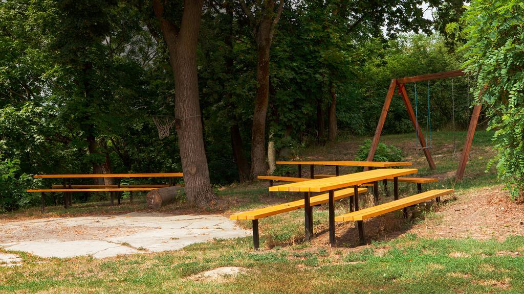 Penzion Zatisi Mikulov Bagian luar foto