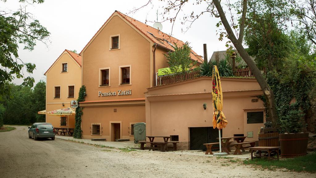 Penzion Zatisi Mikulov Bagian luar foto
