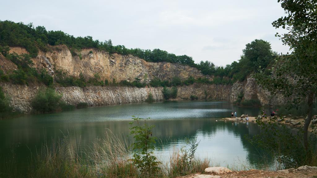 Penzion Zatisi Mikulov Bagian luar foto