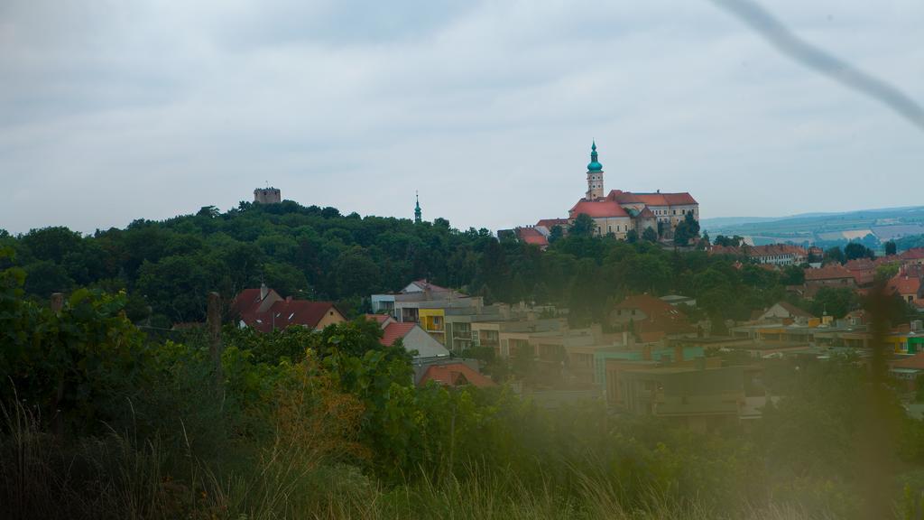 Penzion Zatisi Mikulov Bagian luar foto